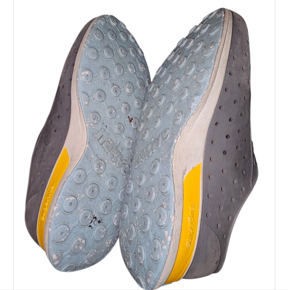 Native Shoes - Picture 2 of 6